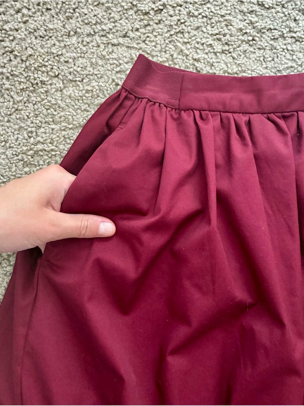 Uniqlo Elastic Waist A-Line Midi Skirt in Deep Burgundy - Picture 3 of 6